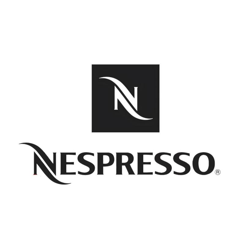 Cafetera Nespresso Essenza Mini A3kd30 + Aeroccino Rojo