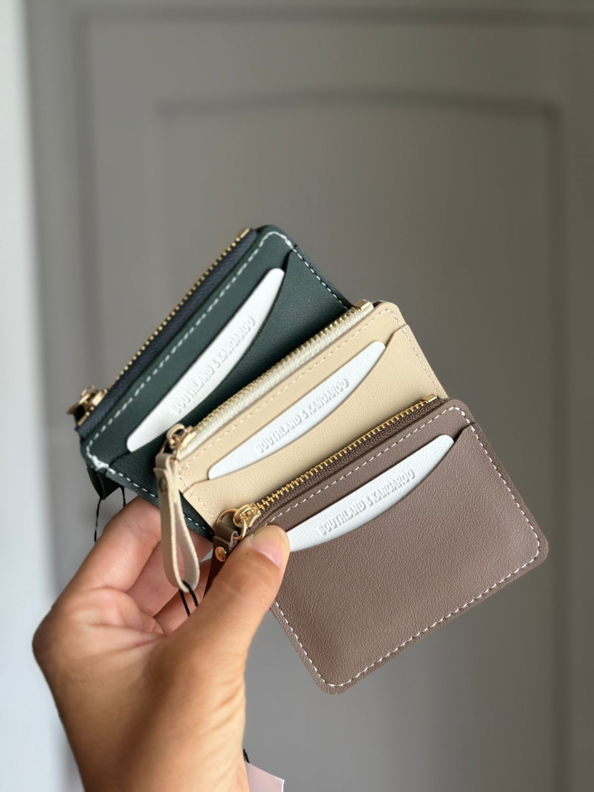 Tarjetero con cierre