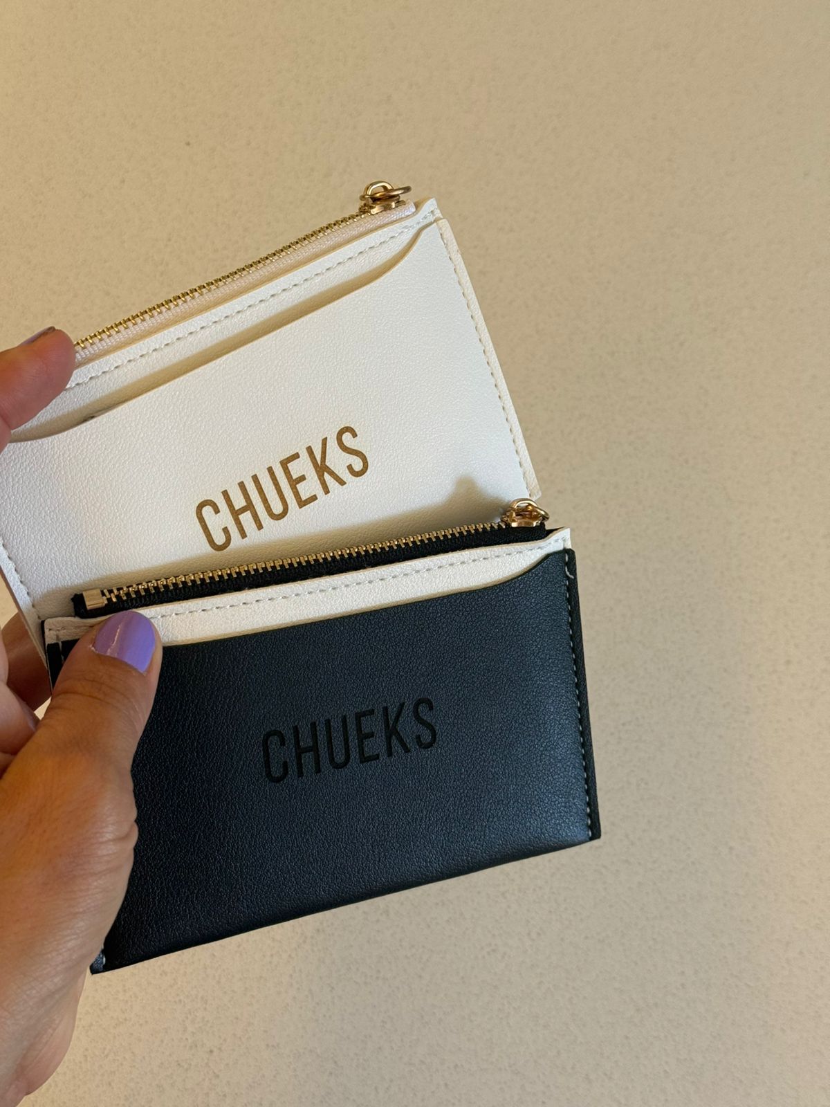 Tarjetero con cierre