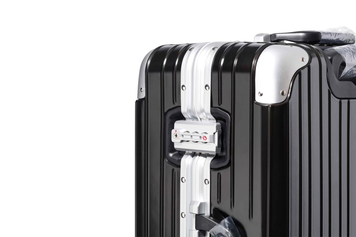 VALIJA MAGNA BLACK CARRY ON 20" ABS+PC-4009G TSA AU-MAX