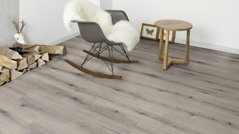 Piso Melamínico Kaindl Aquapro Roble Evoke Solano K5576 8mm (2.40m²)