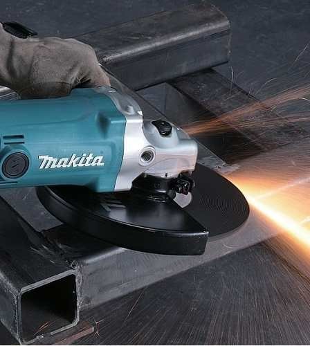 Makita Amoladora Angular GA7040S - 180 mm (7") - 2200W con Arranque Suave