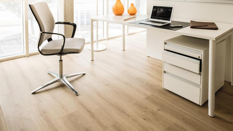 Piso Melamínico Kaindl Aquapro Oak Evoke Classic 8 mm – Modelo K4420