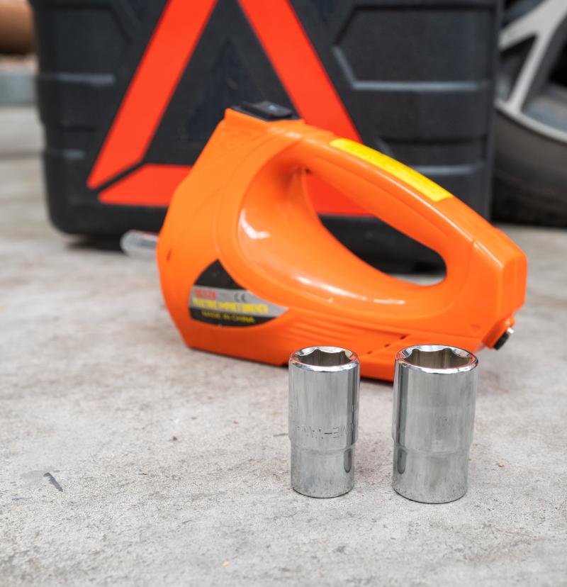 Criket + Llave Eléctrico + inflador 12v , Camioneta hasta 5 Toneladas