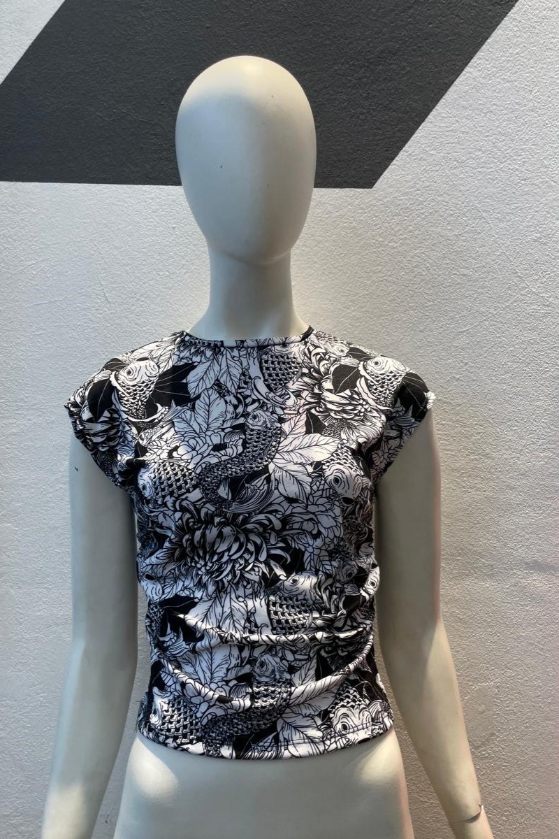 Remera Frunce pez