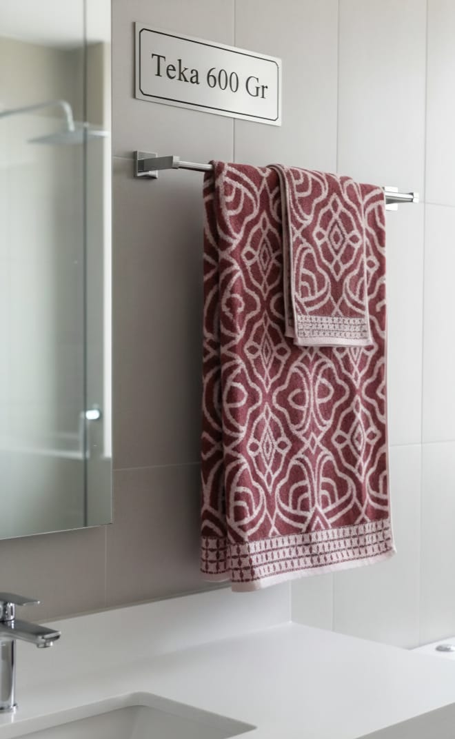 Juego de Toalla y Toallón Jackard Estampado 600G con Guarda - Teka